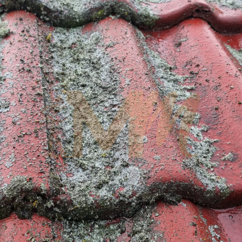 Dachówka betonowa brudna